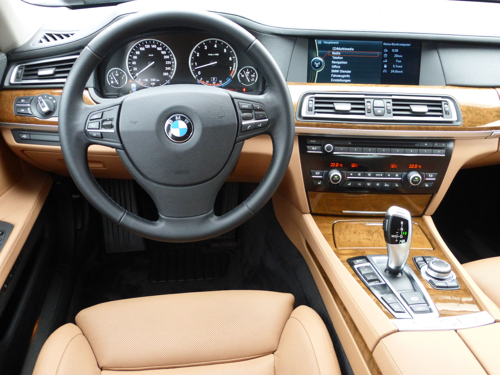 BMW 740-2.jpg