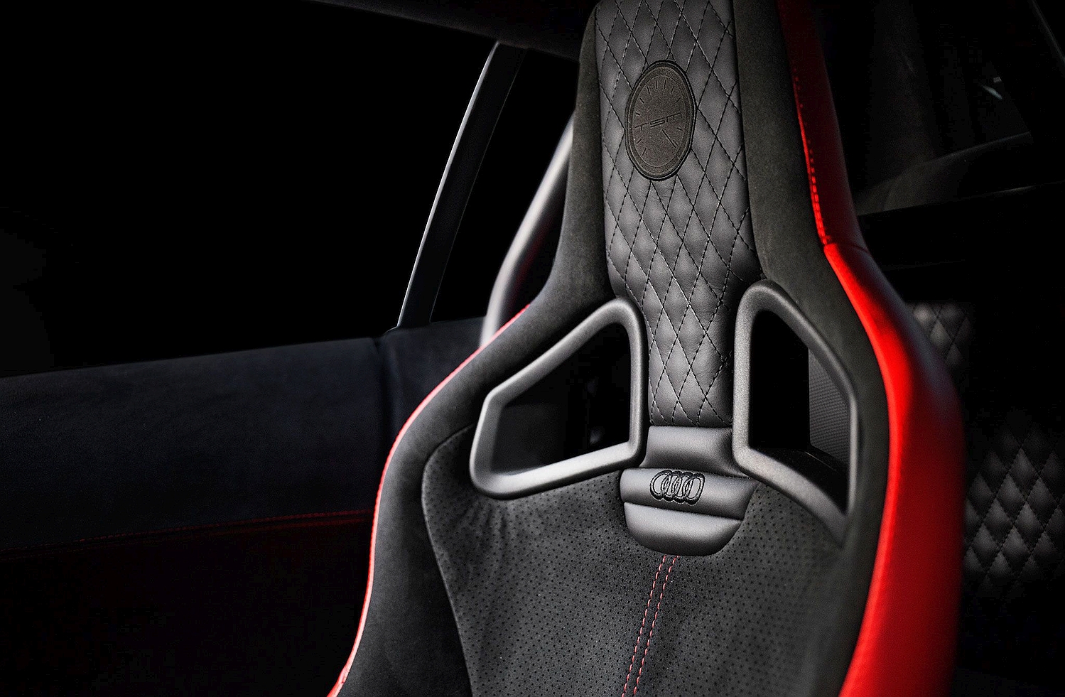 audi-r8-recaro-sportster-cs-seat.jpg