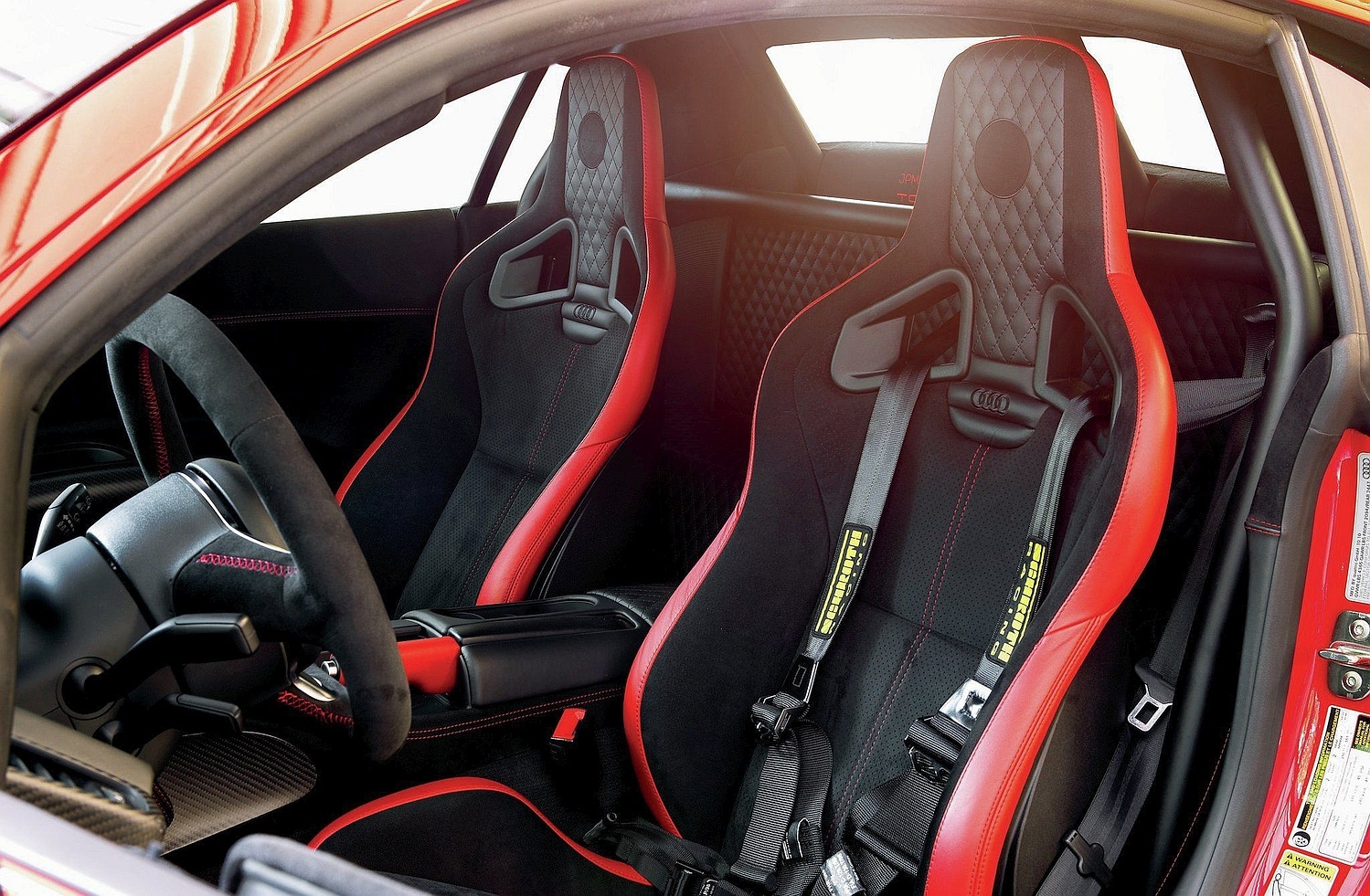 audi-r8-recaro-sportster-cs-seats.jpg