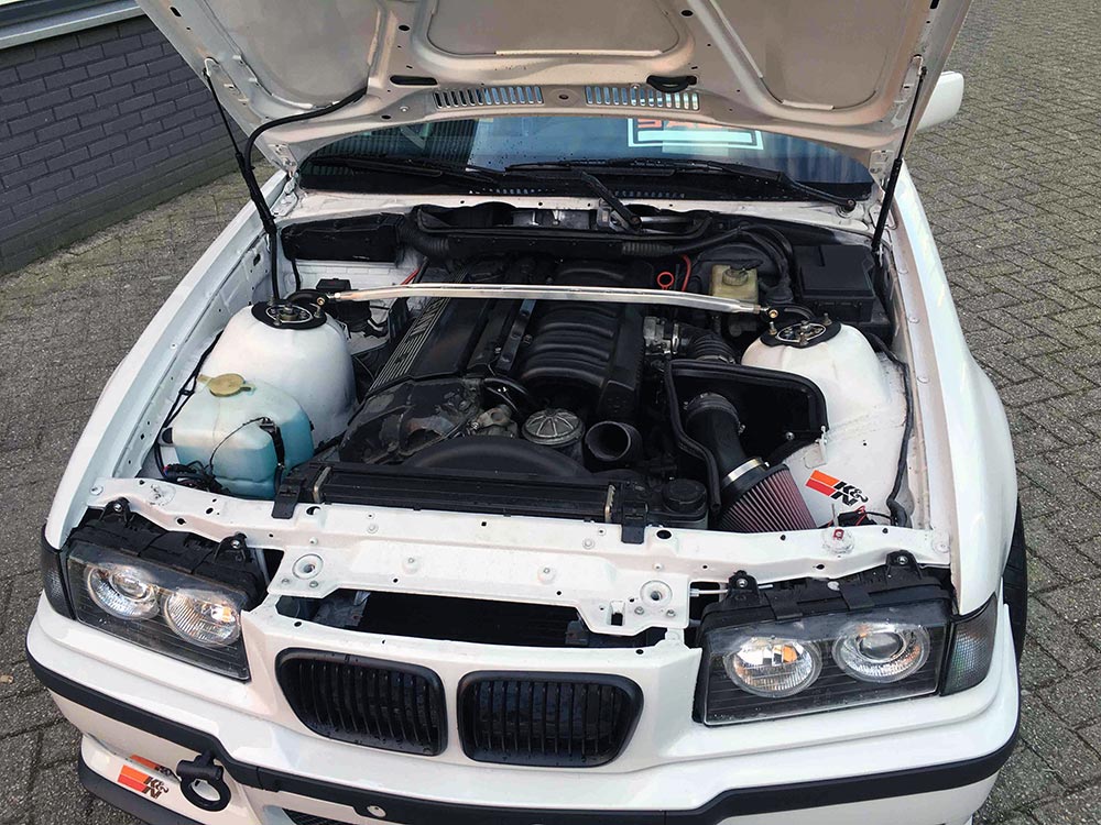 BMW3.jpg
