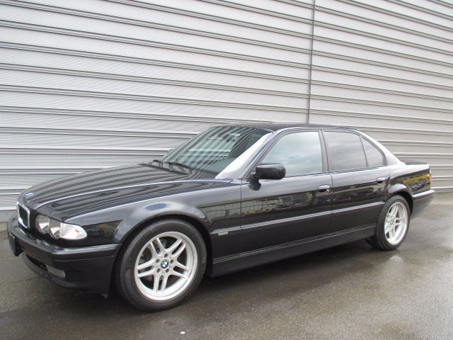 BMW 735i.jpg