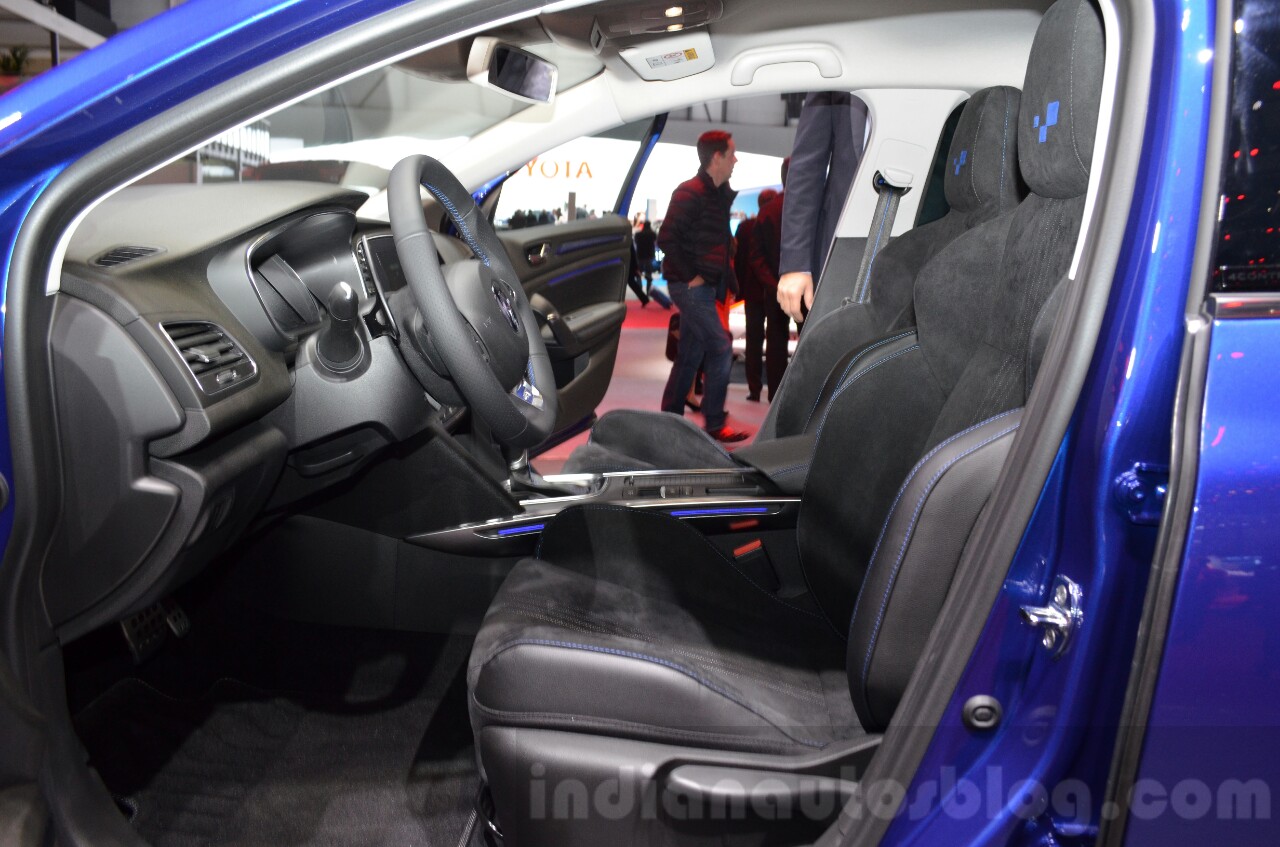 2016-Renault-Megane-Estate-GT-front-cabin-at-the-2016-Geneva-Motor-Show.jpg