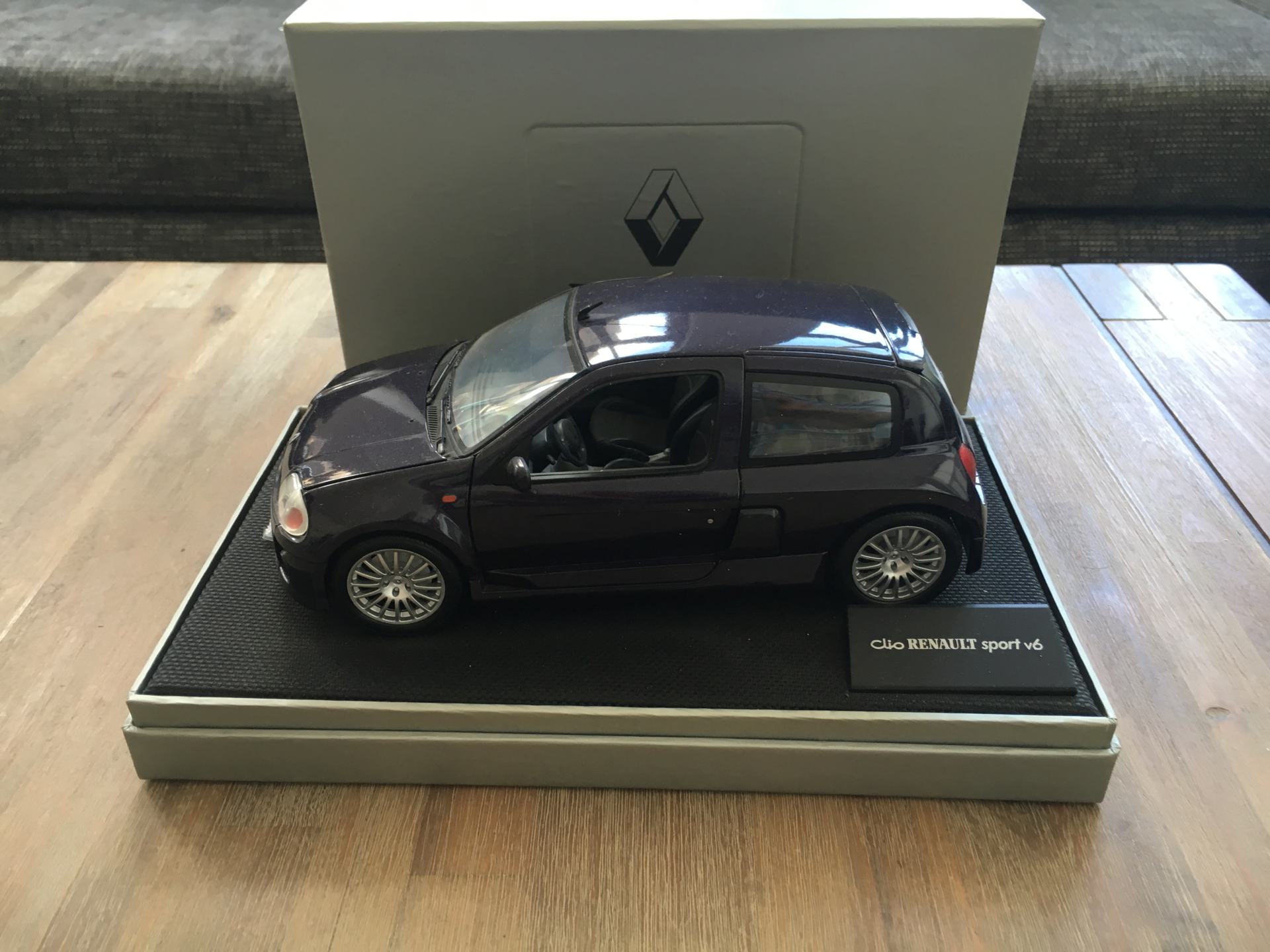 Renault Sport model: Clio V6