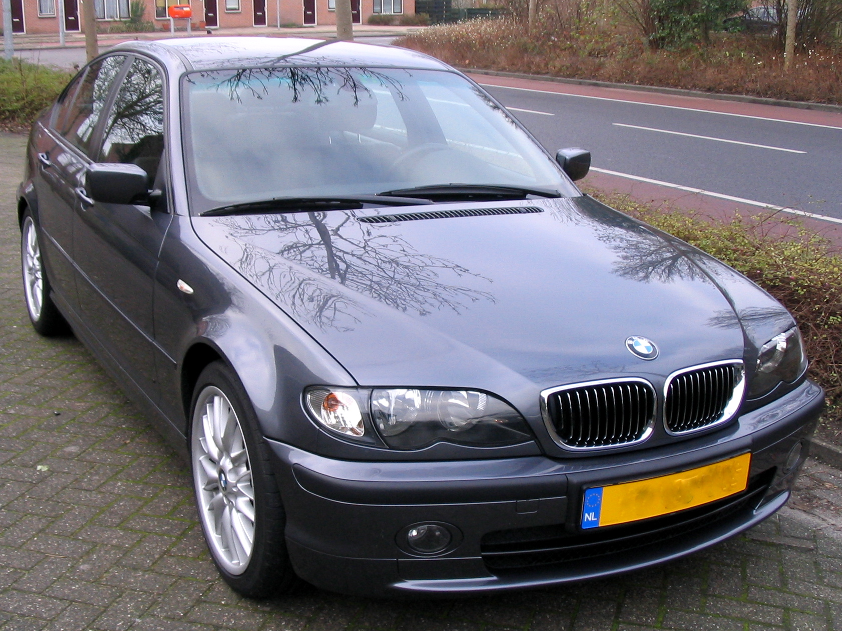 e46_rechtsvoor.JPG