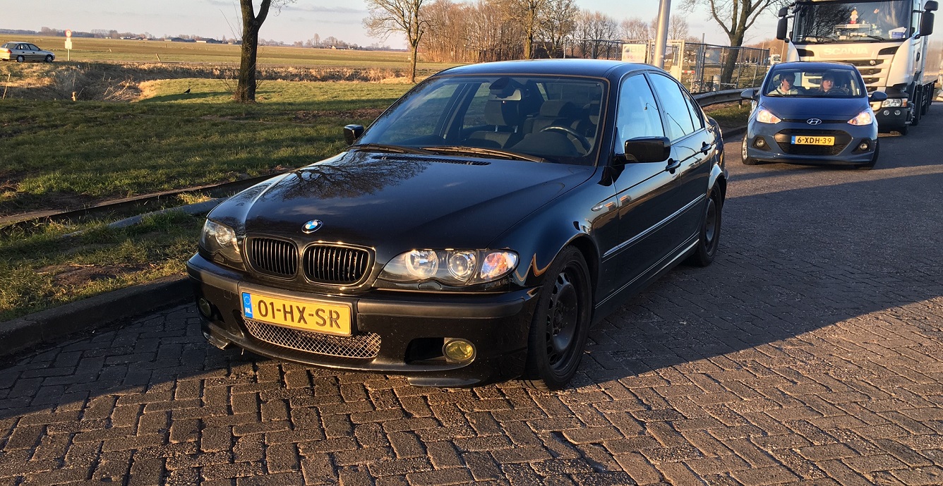 330i.jpg