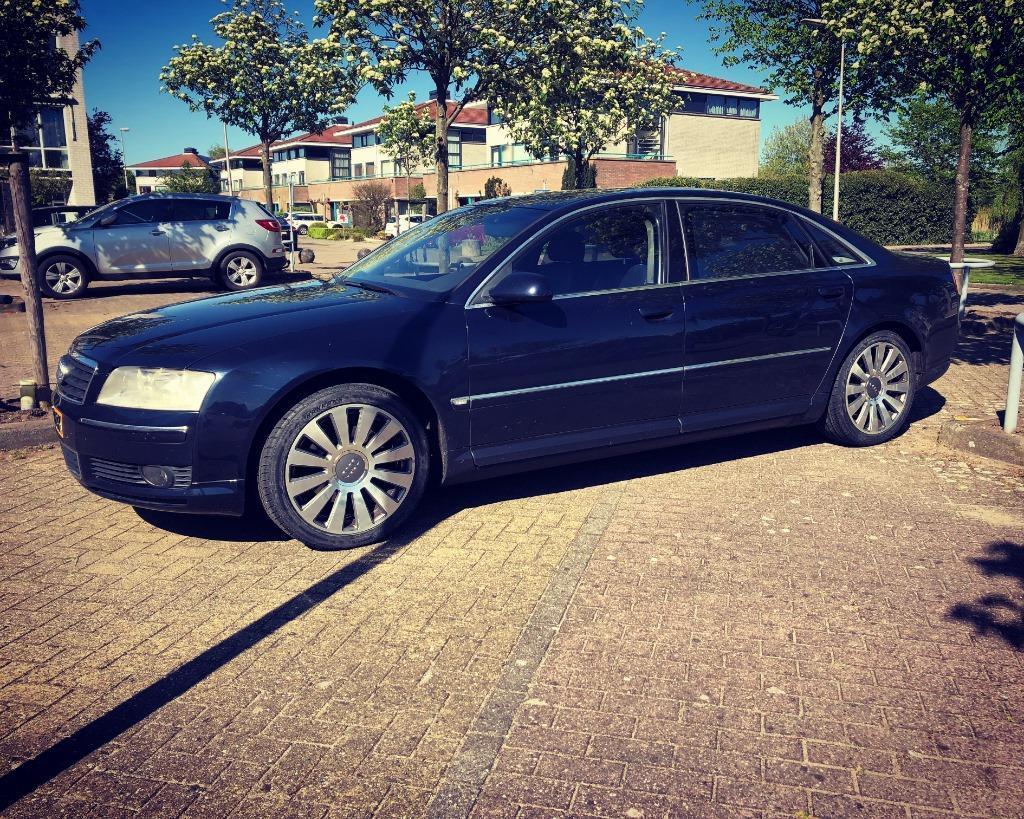 Audi A8L foto1