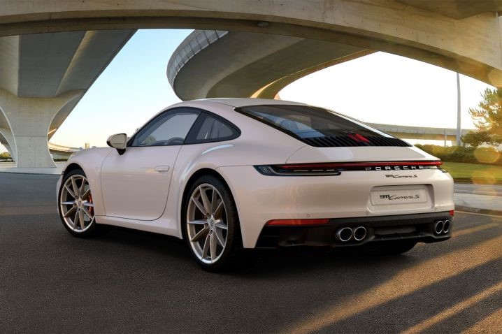 porsche-911-carrera-s-992-achterkant-exclusive.jpg