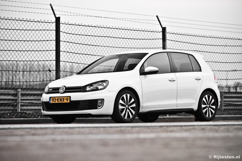 volkswagen_golf_gtd_04.jpg