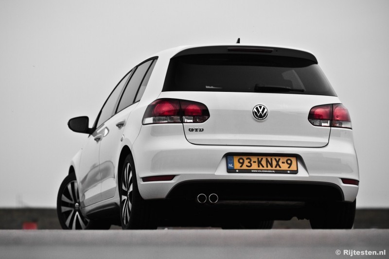 volkswagen_golf_gtd_03.jpg