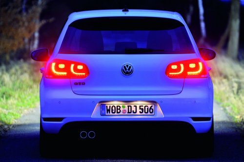 volkswagen-golf-gtd-led-lights1.jpg