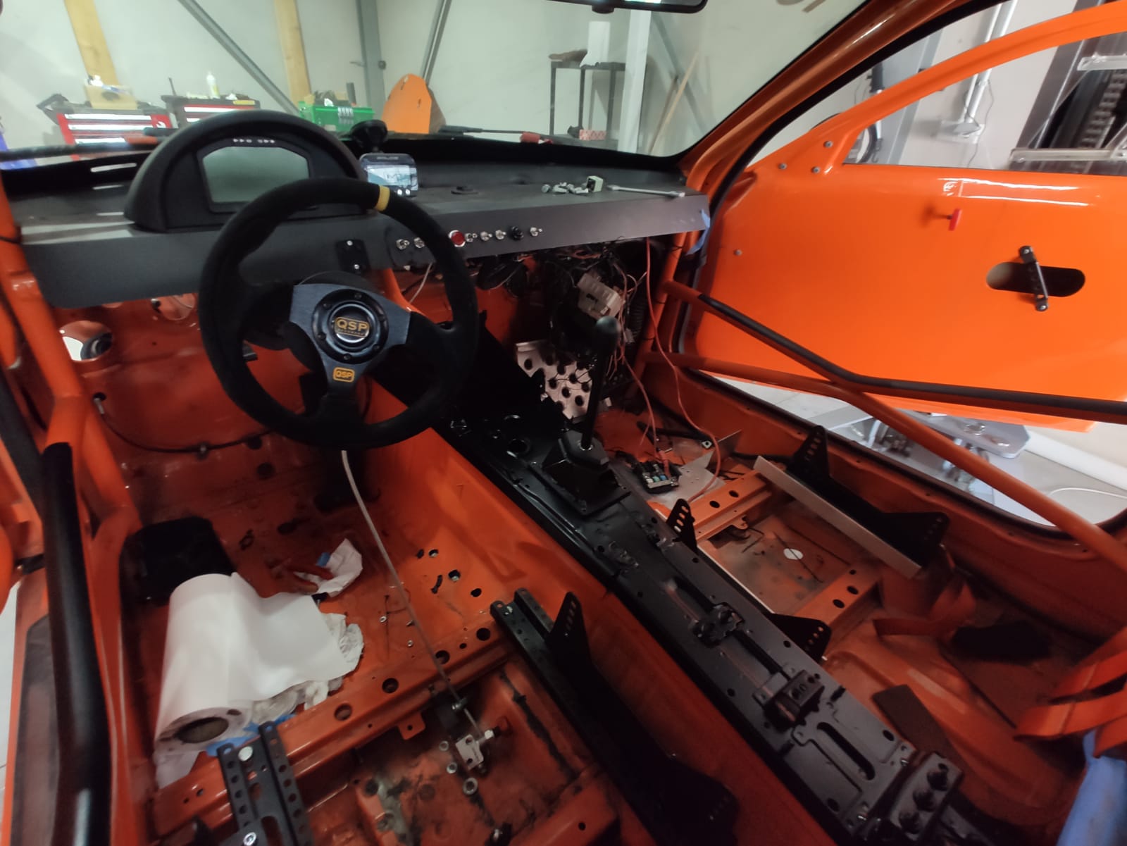 Midden console gespoten en een nieuwe shortshifter geplaatst