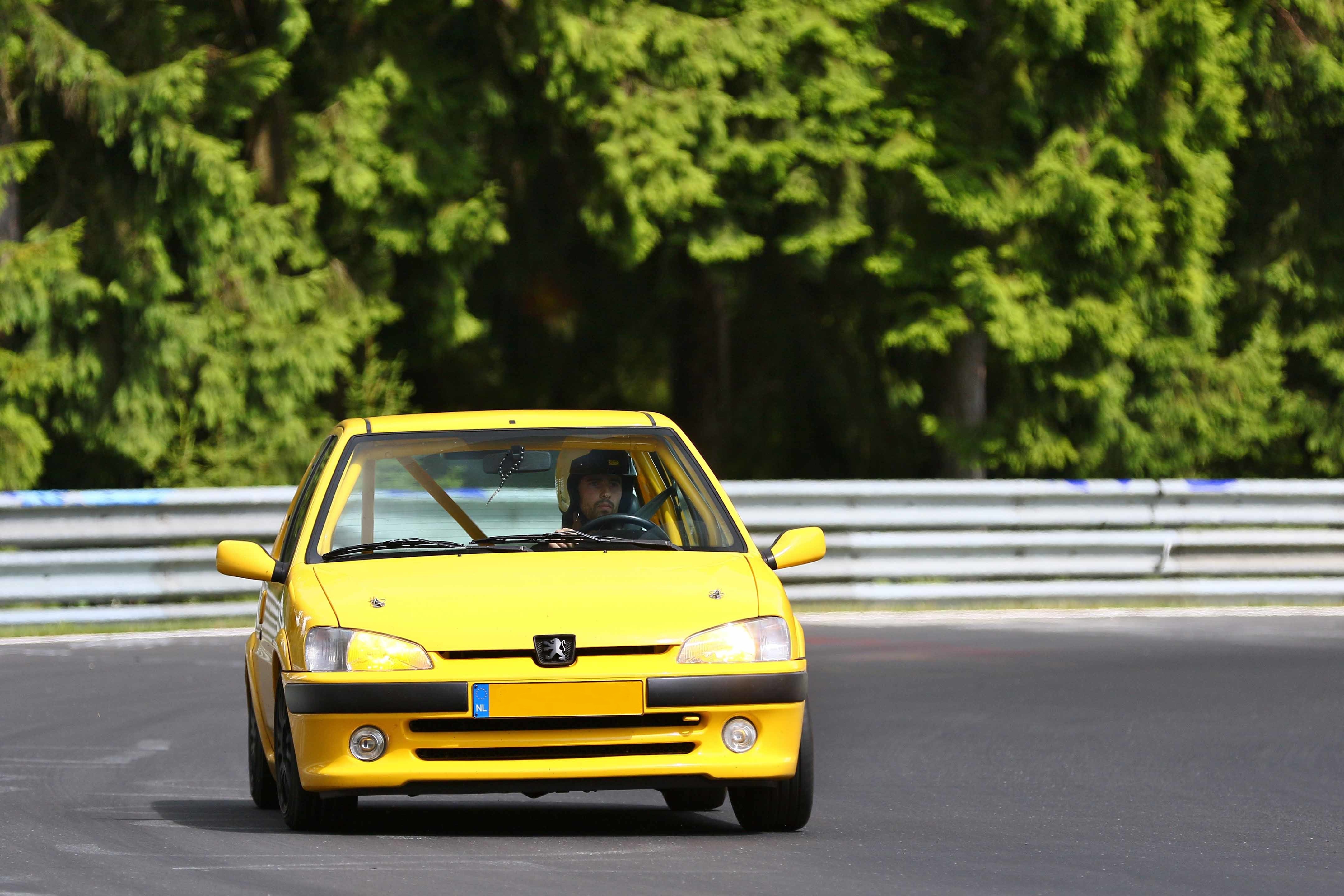 3367928-ce4012459f38f4fc17a08251b4942844.jpg