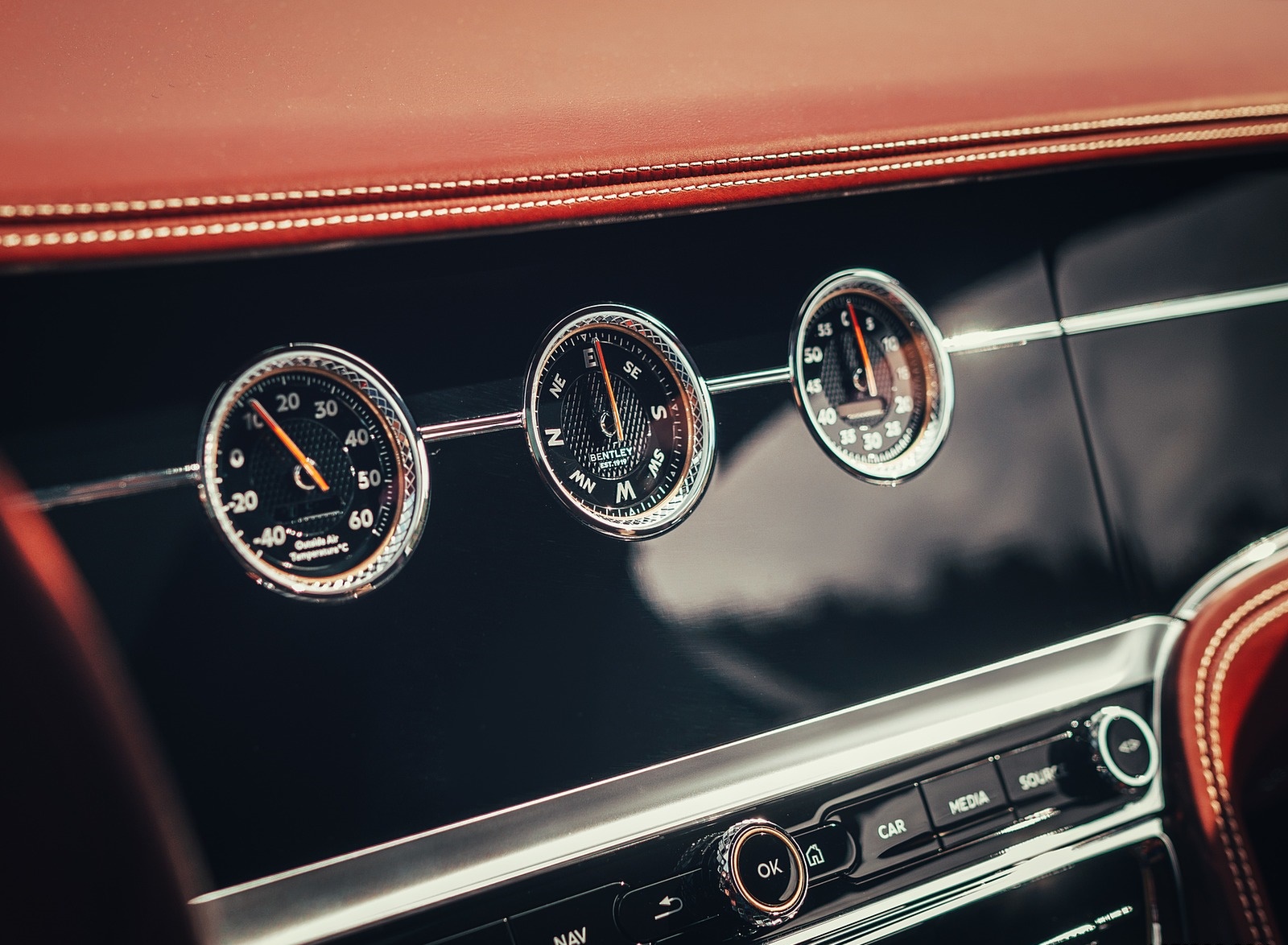 2020-Bentley-Flying-Spur-Color-Extreme-Silver-Interior-Detail-Wallpaper-6.jpg