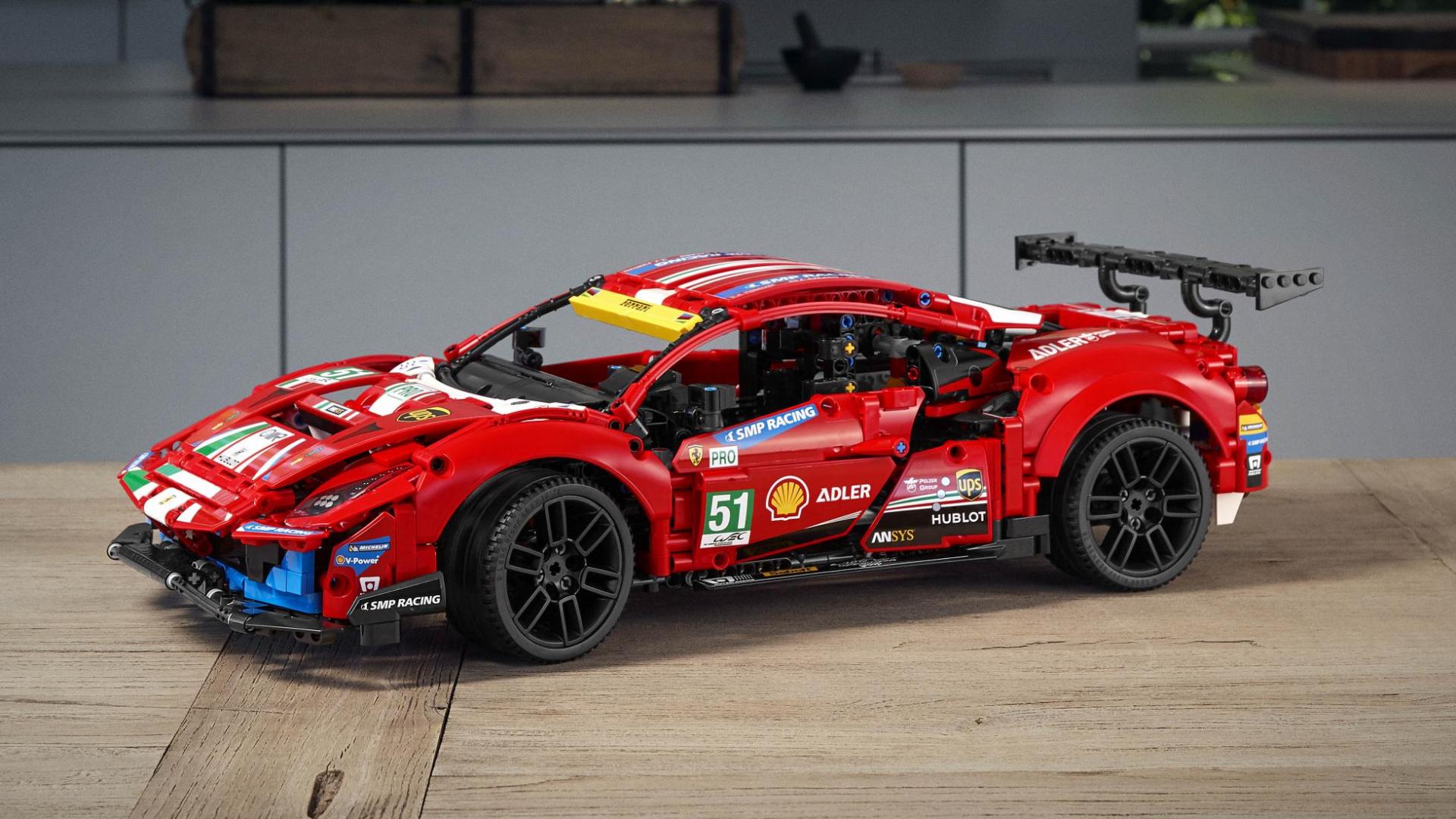 Lego-Technic-Ferrari-488-GTE-1.jpg