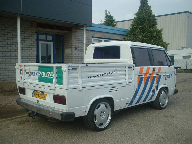 vwbus002.jpg