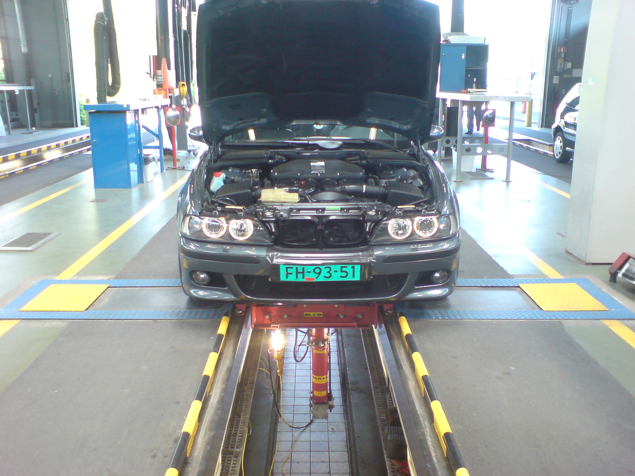 Hier alvast een foto van de M5 bij de keuring