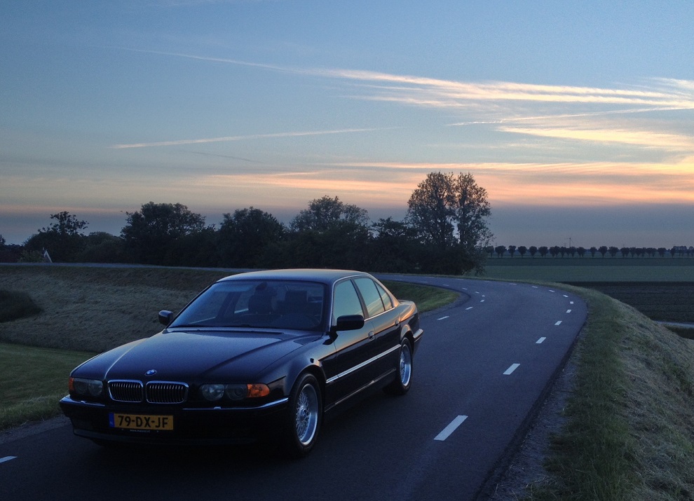 728i.jpg
