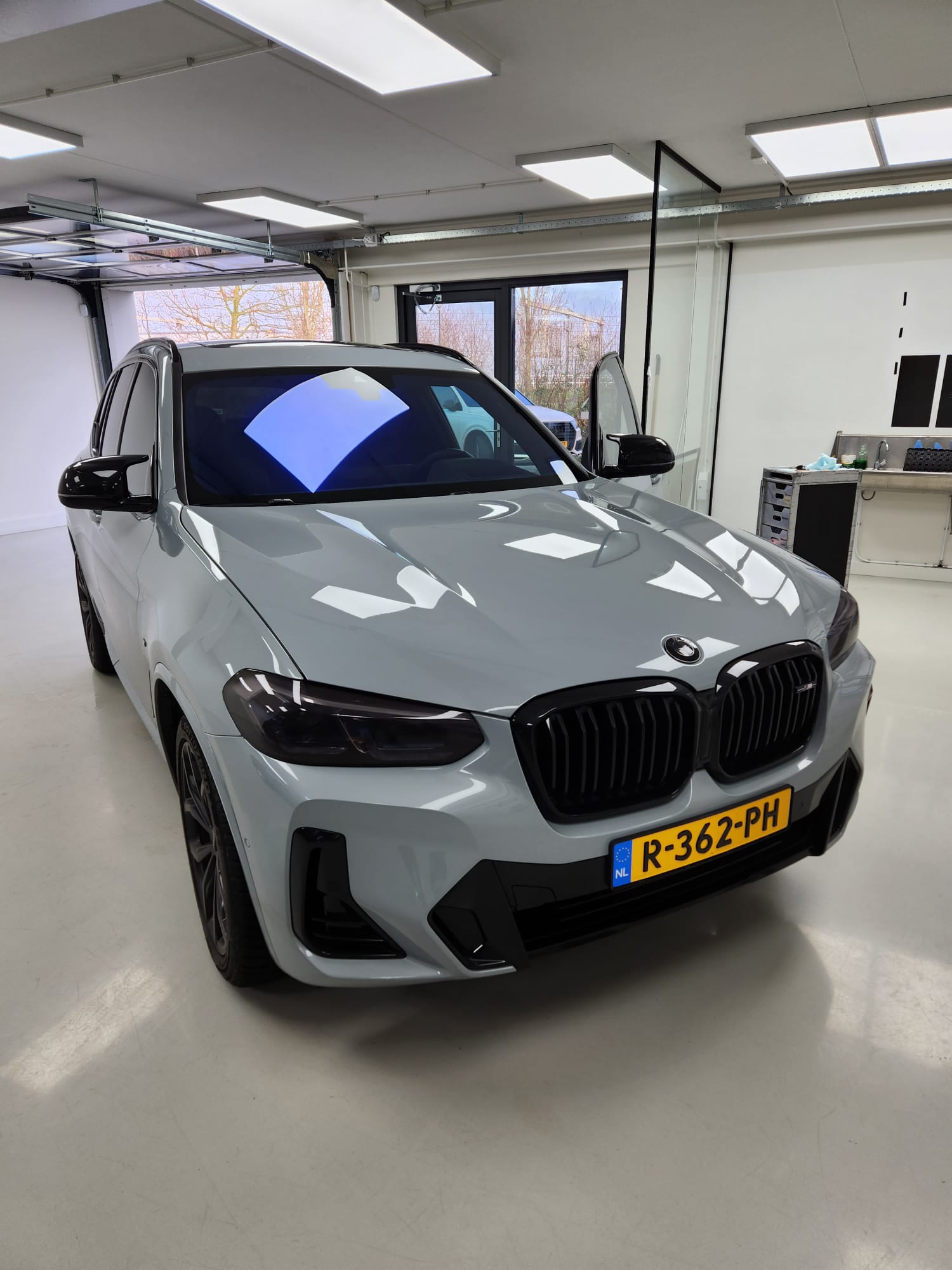 X3M40i Tinted lights.jpeg