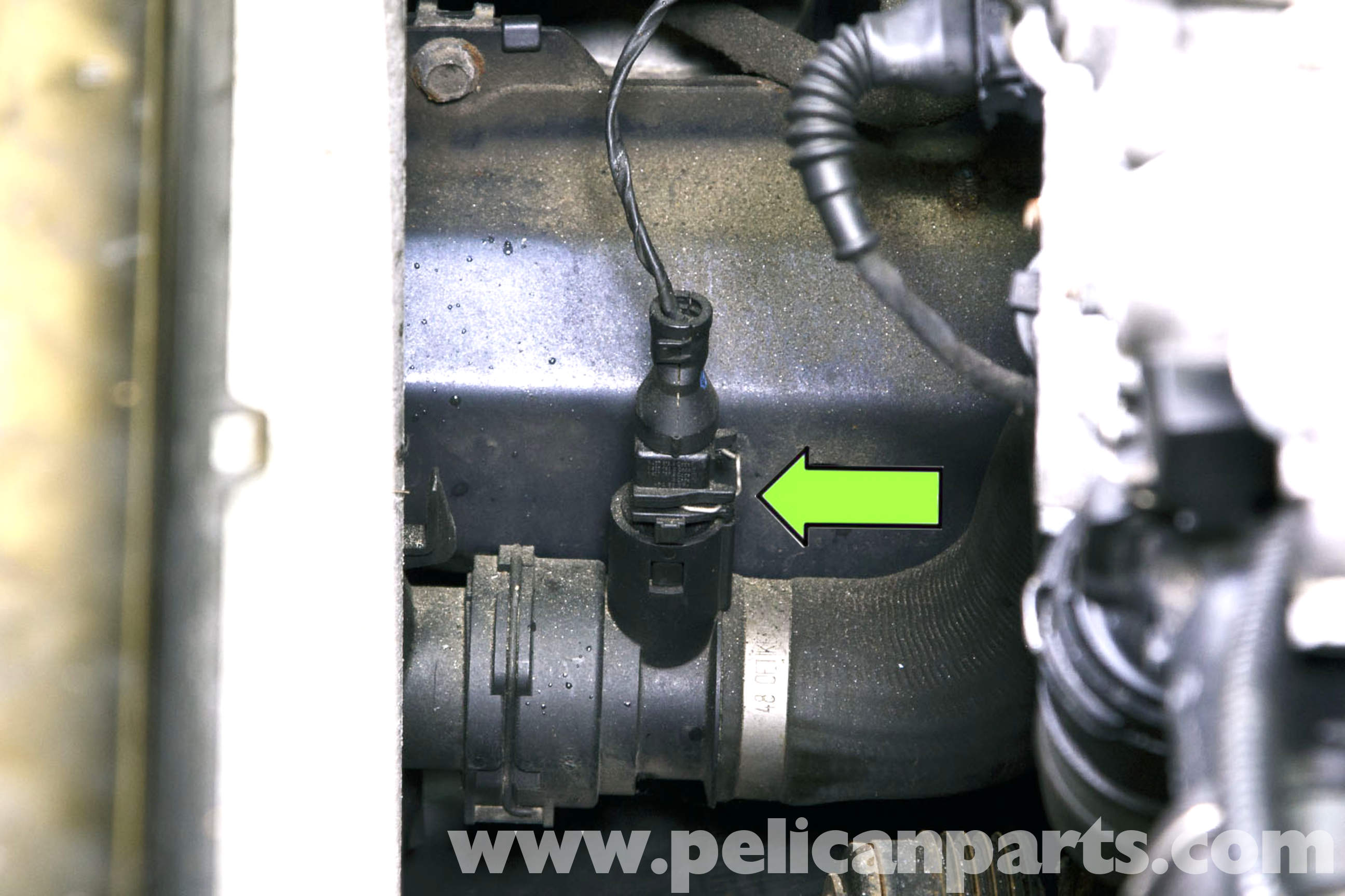 e46 koelwatersensor positie.jpg