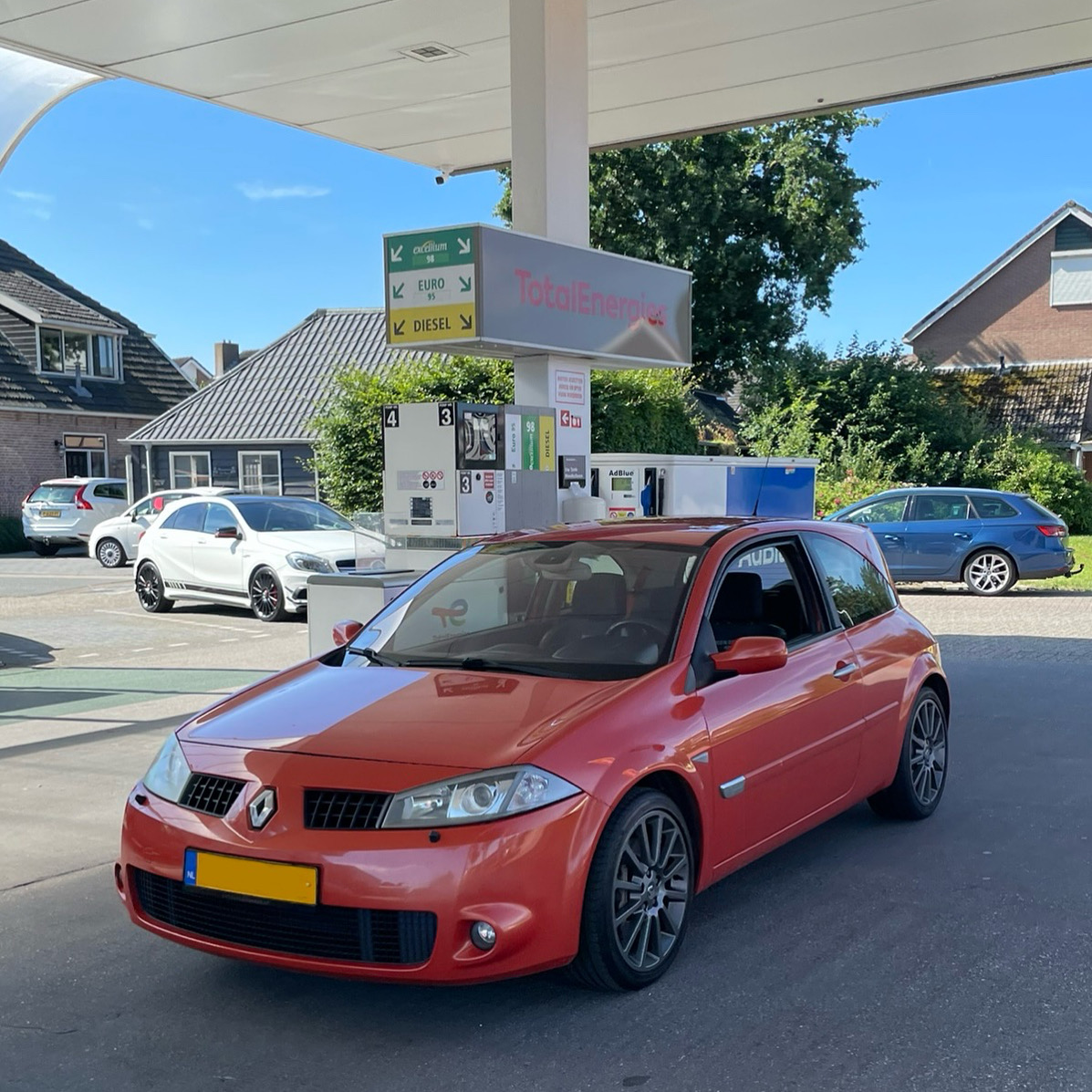 Mijn Megane en 1e foto ervan.