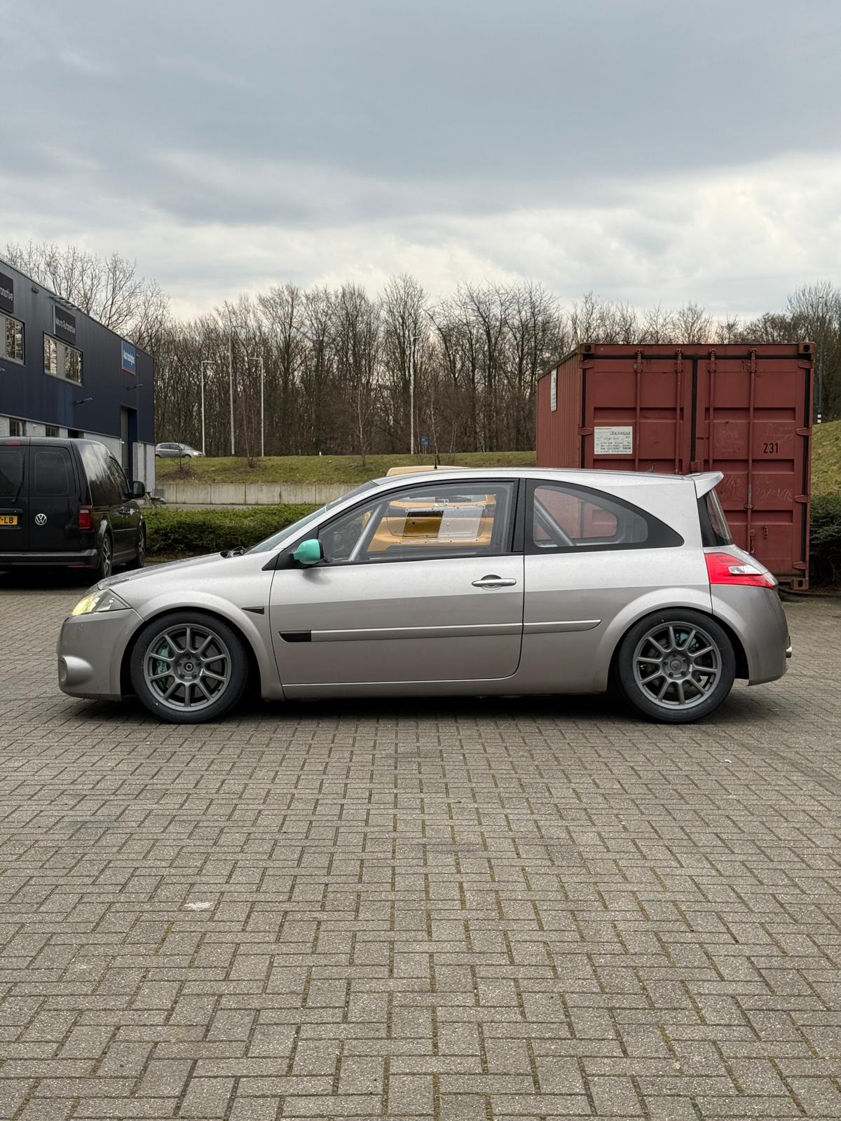 Sideshot.jpg