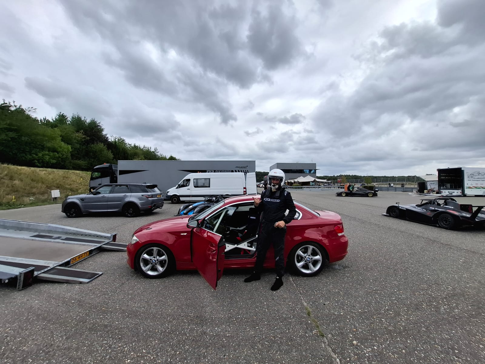 hitthetrack_e5701b9e-3ce0-407a-a4c8-5804681cffa9.jpg