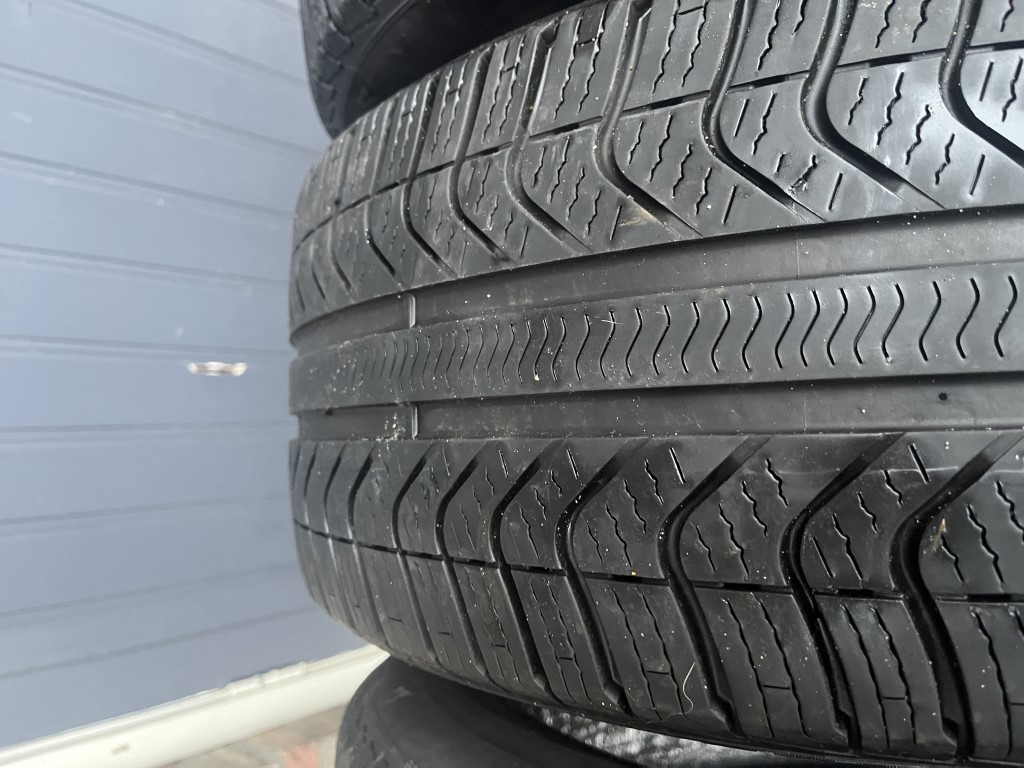 Pirelli (4) (Middel).jpg