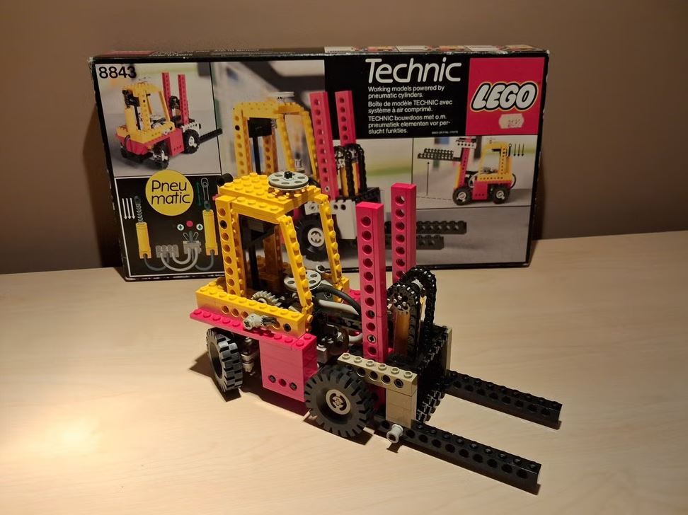 Lego_8843.JPG