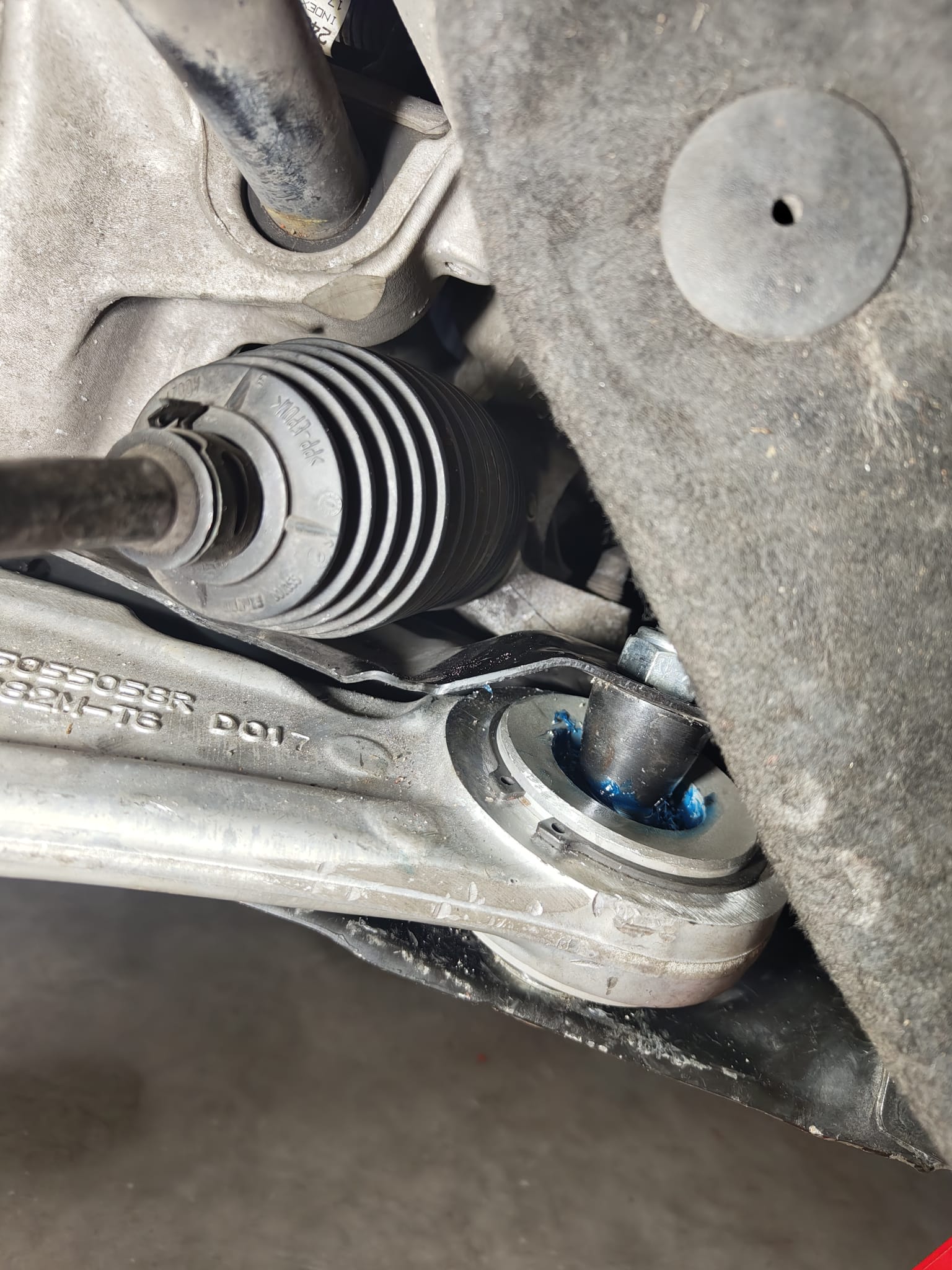 70mm bearing cup geinstalleerd.jpeg