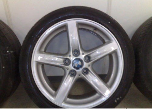 123591040-17-inch-bmw-velgen-voor-1-3-serie-met-zomerbanden.jpg