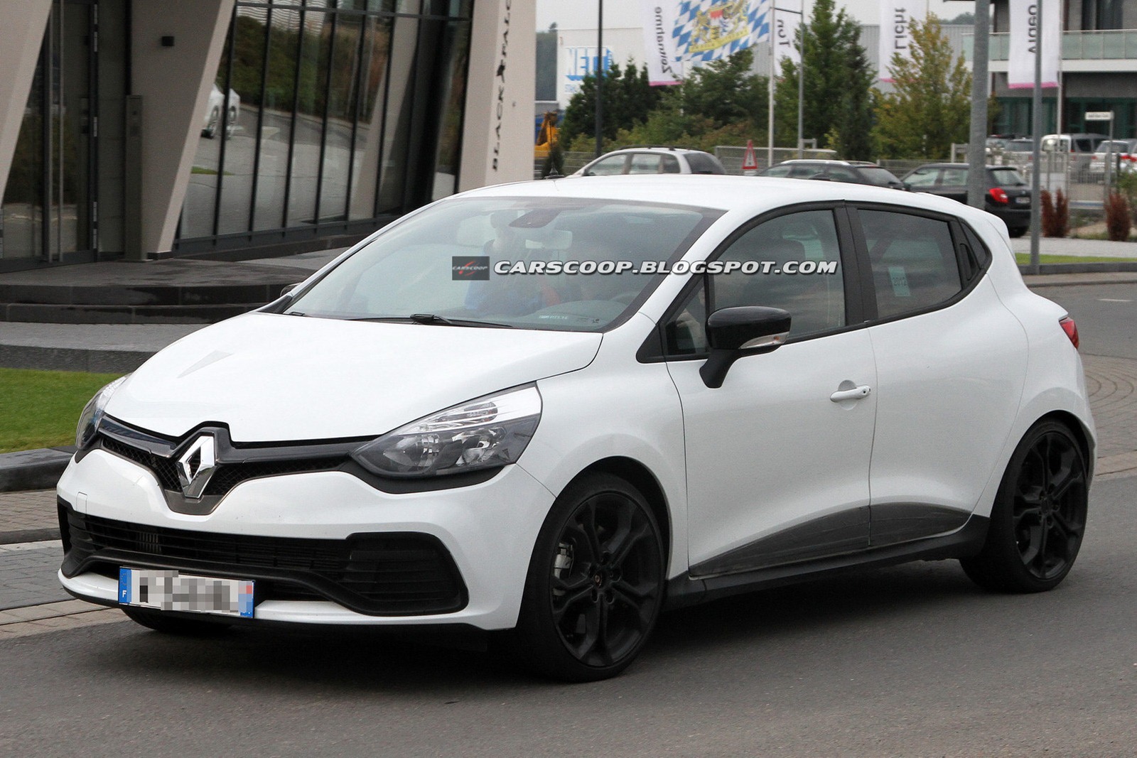 2013-Renault-Clio-RS200-3[4].jpg