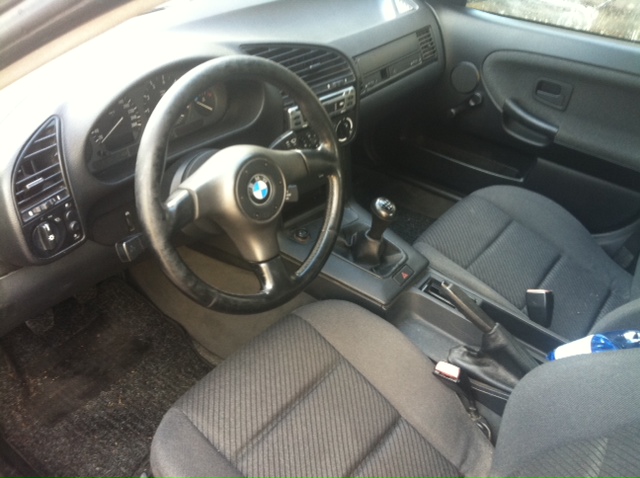 BMW 325i interieur.
