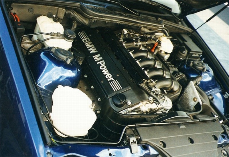 M Compact4.jpg