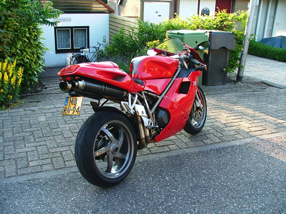 ducati 748.jpg