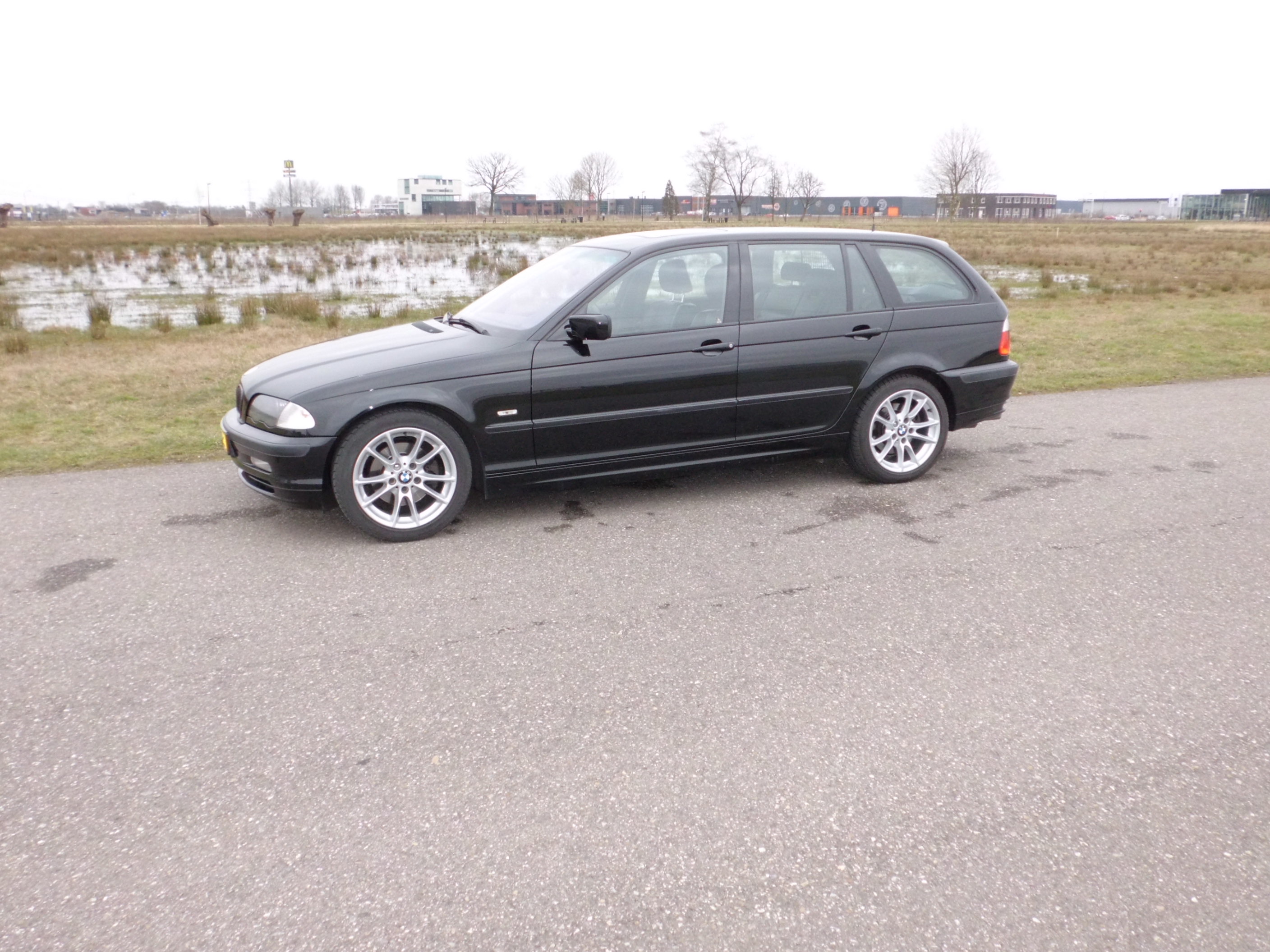 328i 1.jpg
