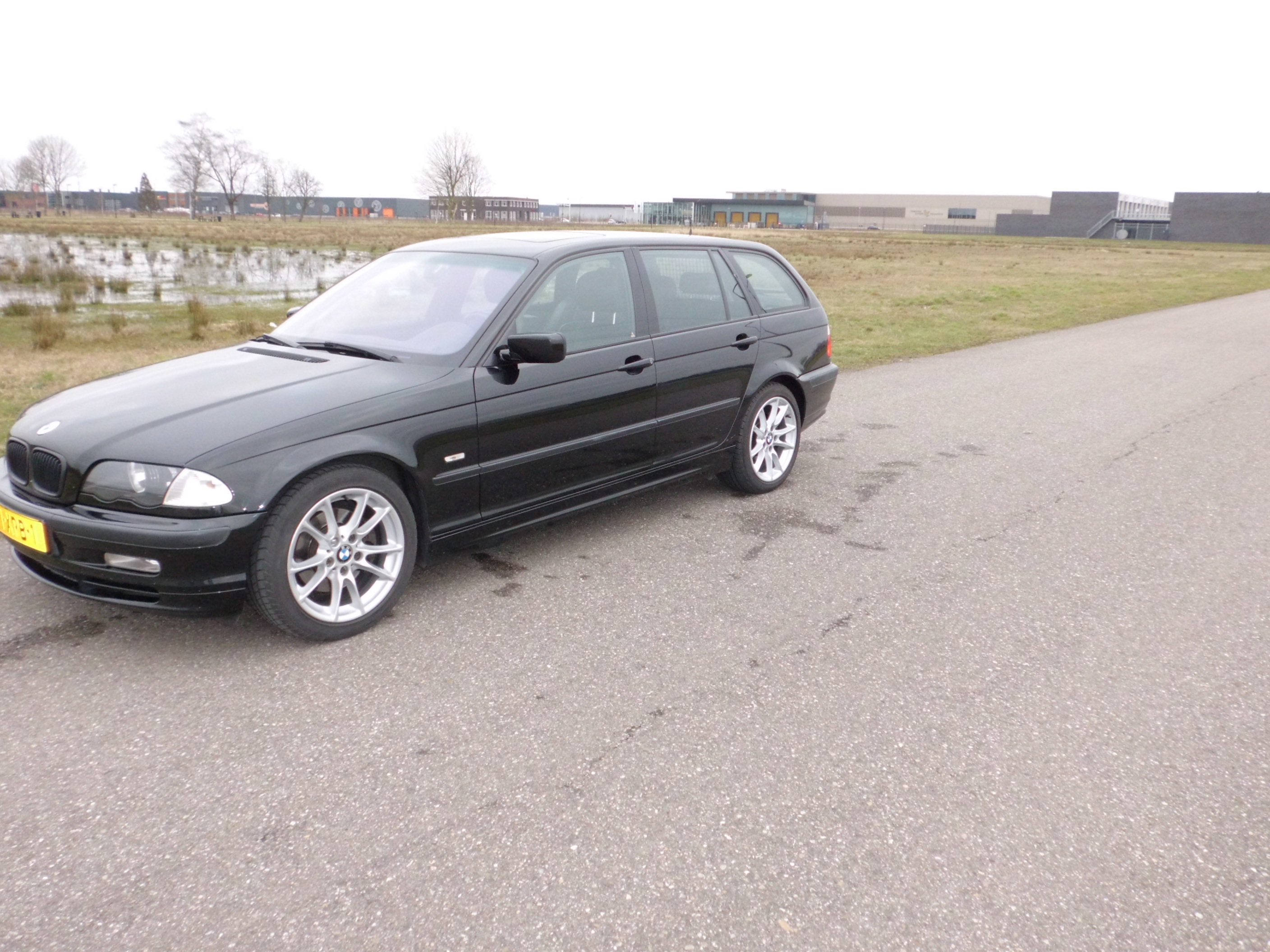 328i 006.JPG
