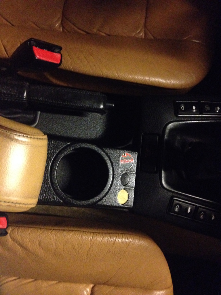 e36 cupholder.jpg