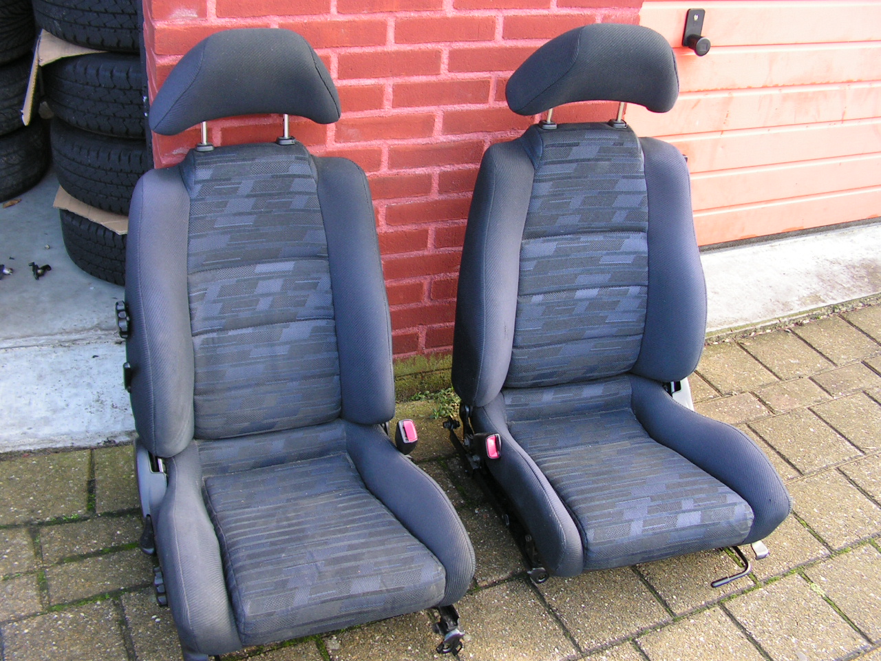 MR2 rev3 stoelen 001.jpg