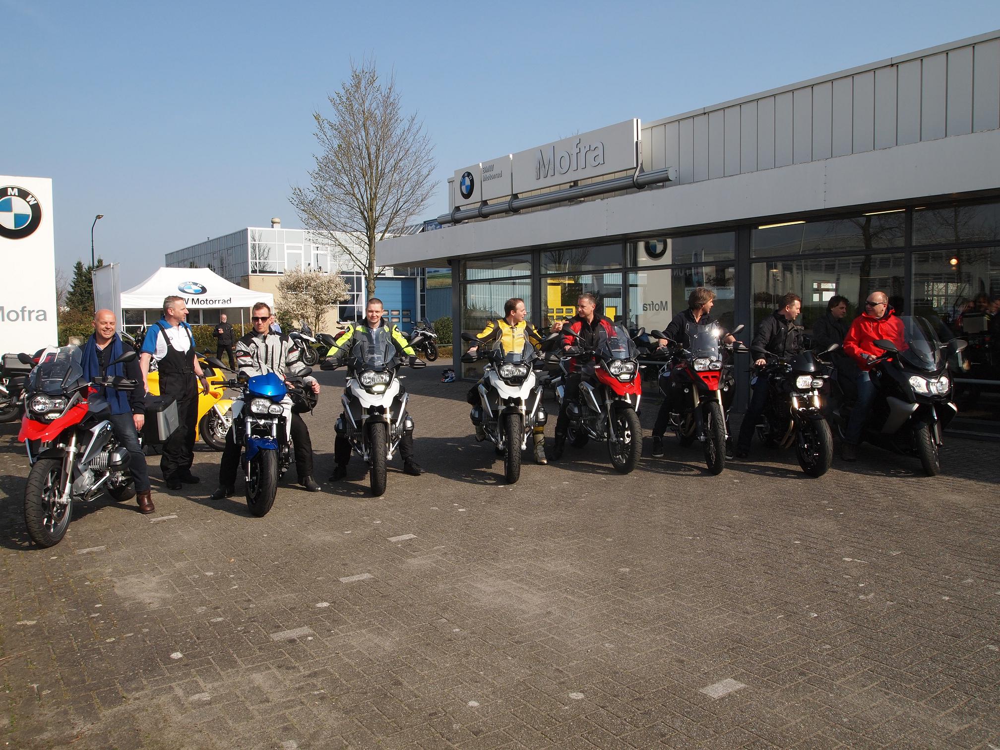 R1200GS COLLEGAS.JPG