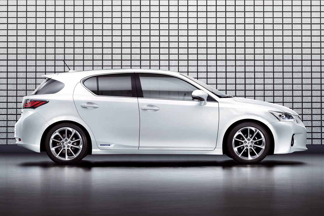 Lexus_CT_200h_zijkant.jpg