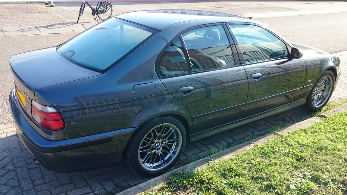 bmwm5_3.jpg